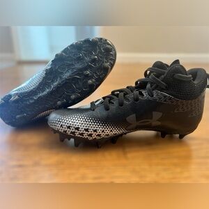 Under Armour Spotlight Franchise RM 2.0 Jr. Youth Cleats - Size 5.5Y